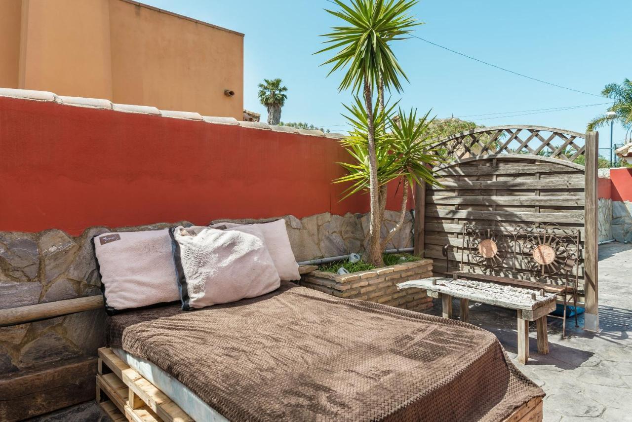Villa Marty - Mayores De 25 Anos Chiclana de la Frontera Exterior foto